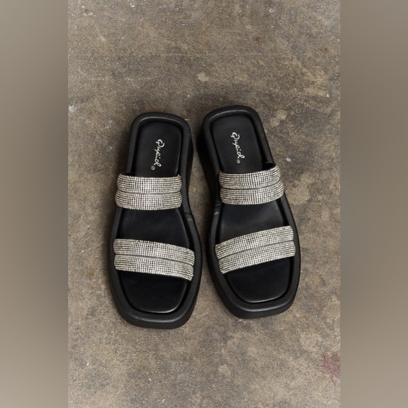 Qupid Bright Mind Platform Wedge Rhinestone Sandal - Picture 4 of 6